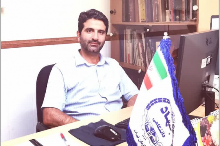 دستیابی جهادگران تهران به دانش‌فنی تولید مواد موثره فرومون جنسی کرم خراط گردو برای نخستین بار در کشور
